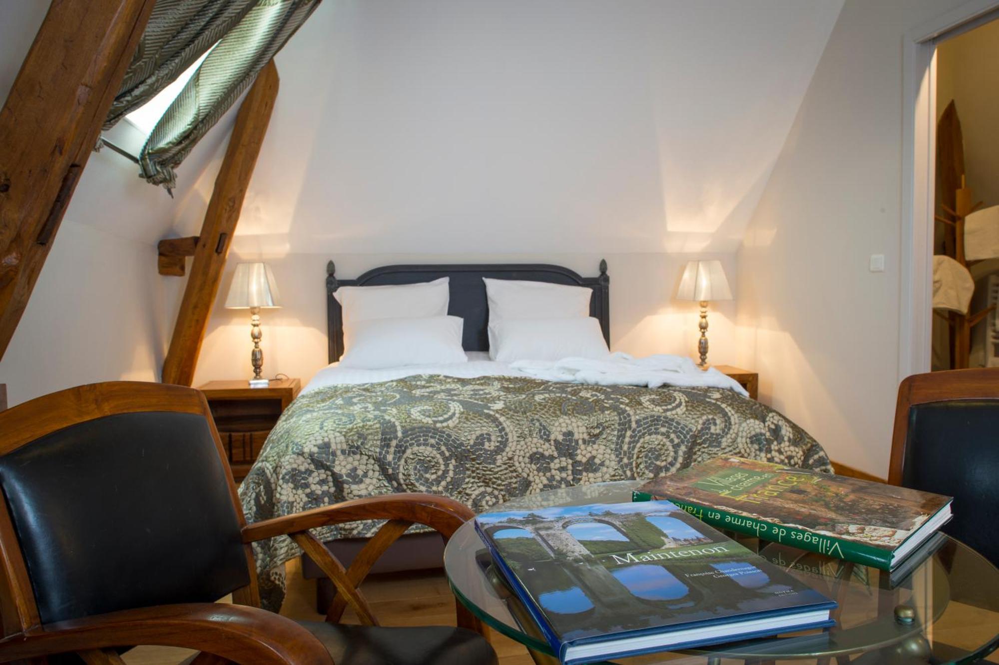 Aux Charmes De Maintenon Room photo