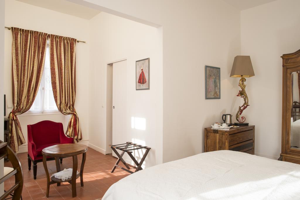 Aux Charmes De Maintenon Room photo